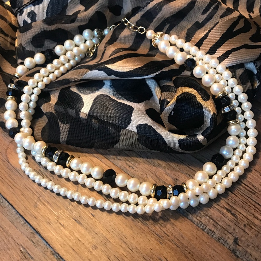 Vintage 1980’s costume necklace